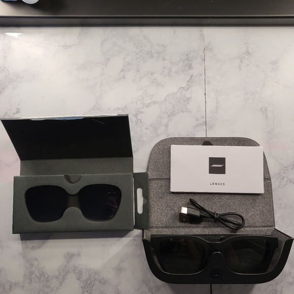 Bose Alto Lenses + case + charger + extra lenses - Picture 1 of 7